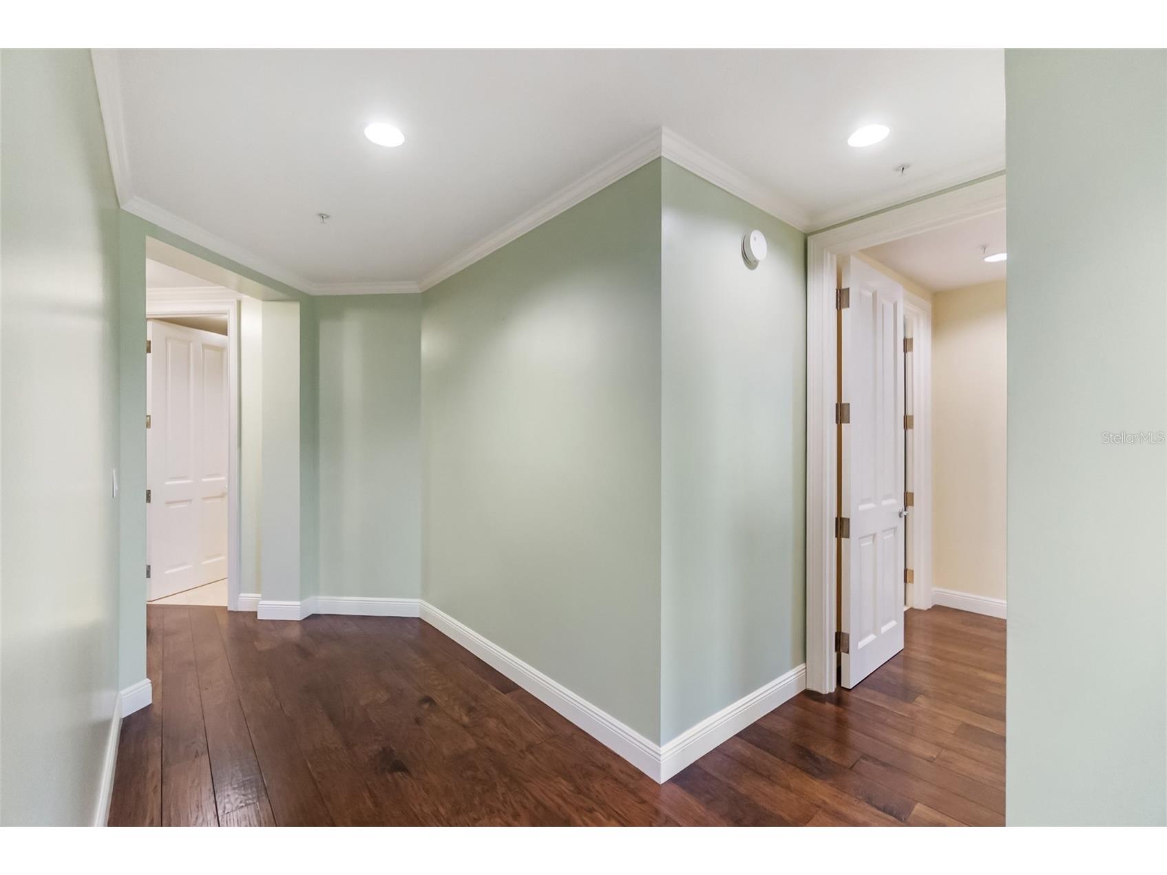 1300 Benjamin Franklin Drive #305 Sarasota FL 34236 A4679628 image30