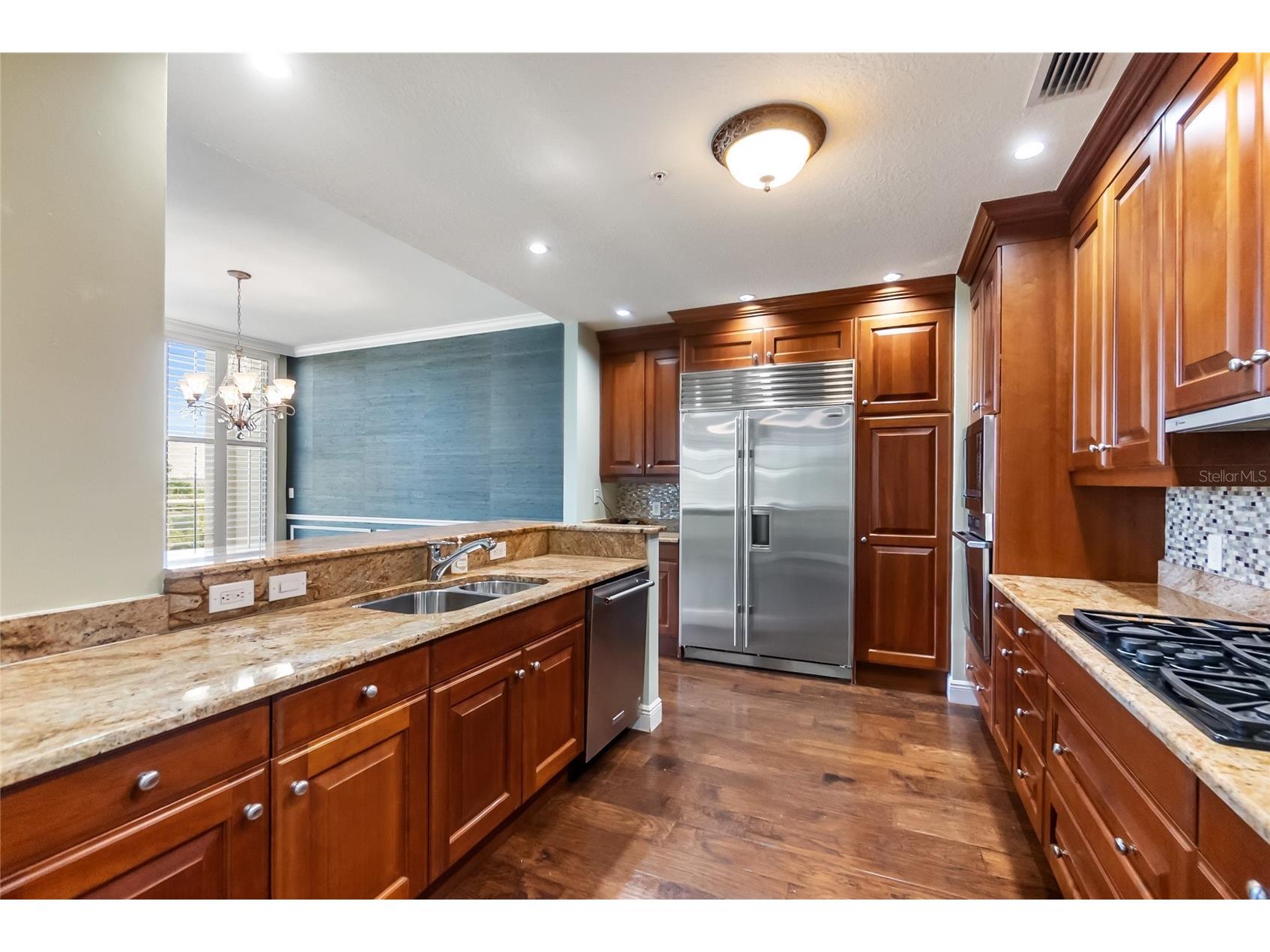 1300 Benjamin Franklin Drive #305 Sarasota FL 34236 A4679628 image8