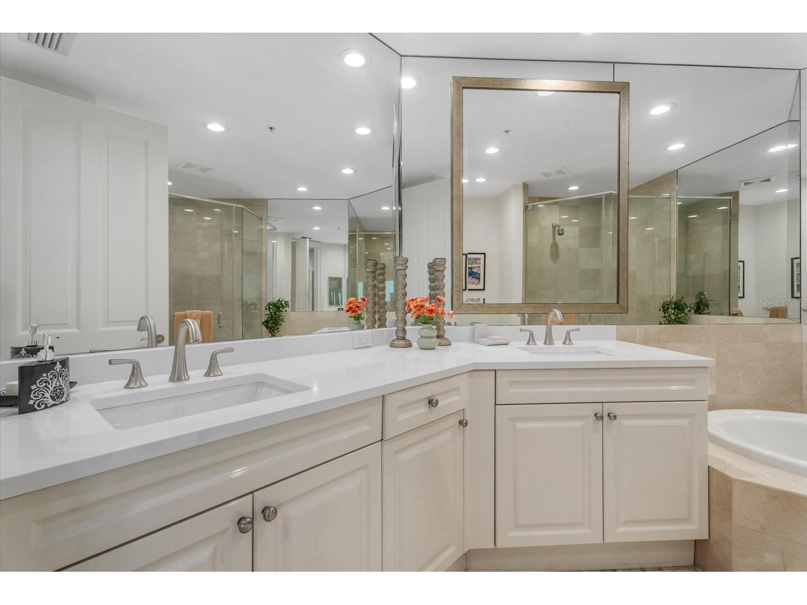 1300 Benjamin Franklin Drive #501 Sarasota FL 34236 - GULF OF MEXICO A4687309 image54