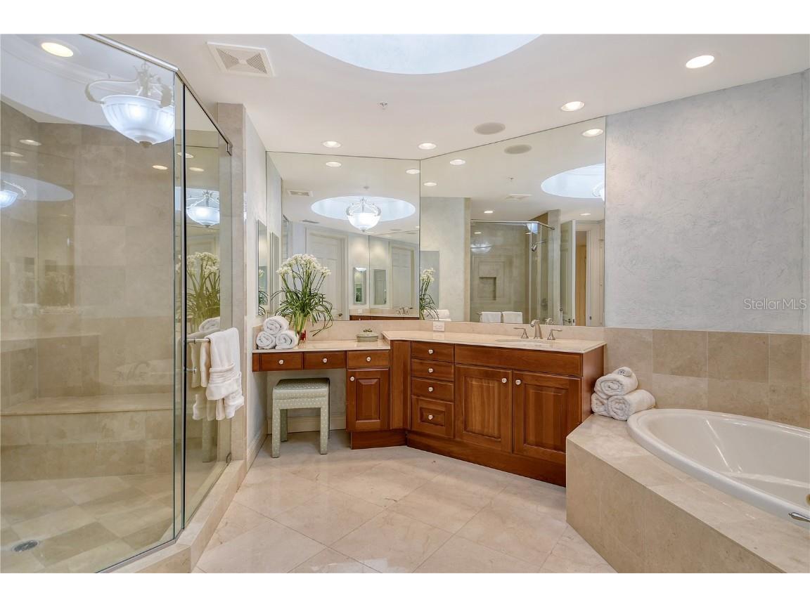 1300 Benjamin Franklin Drive #709 Sarasota FL 34236 - GULF OF AMERICA A4665895 image25