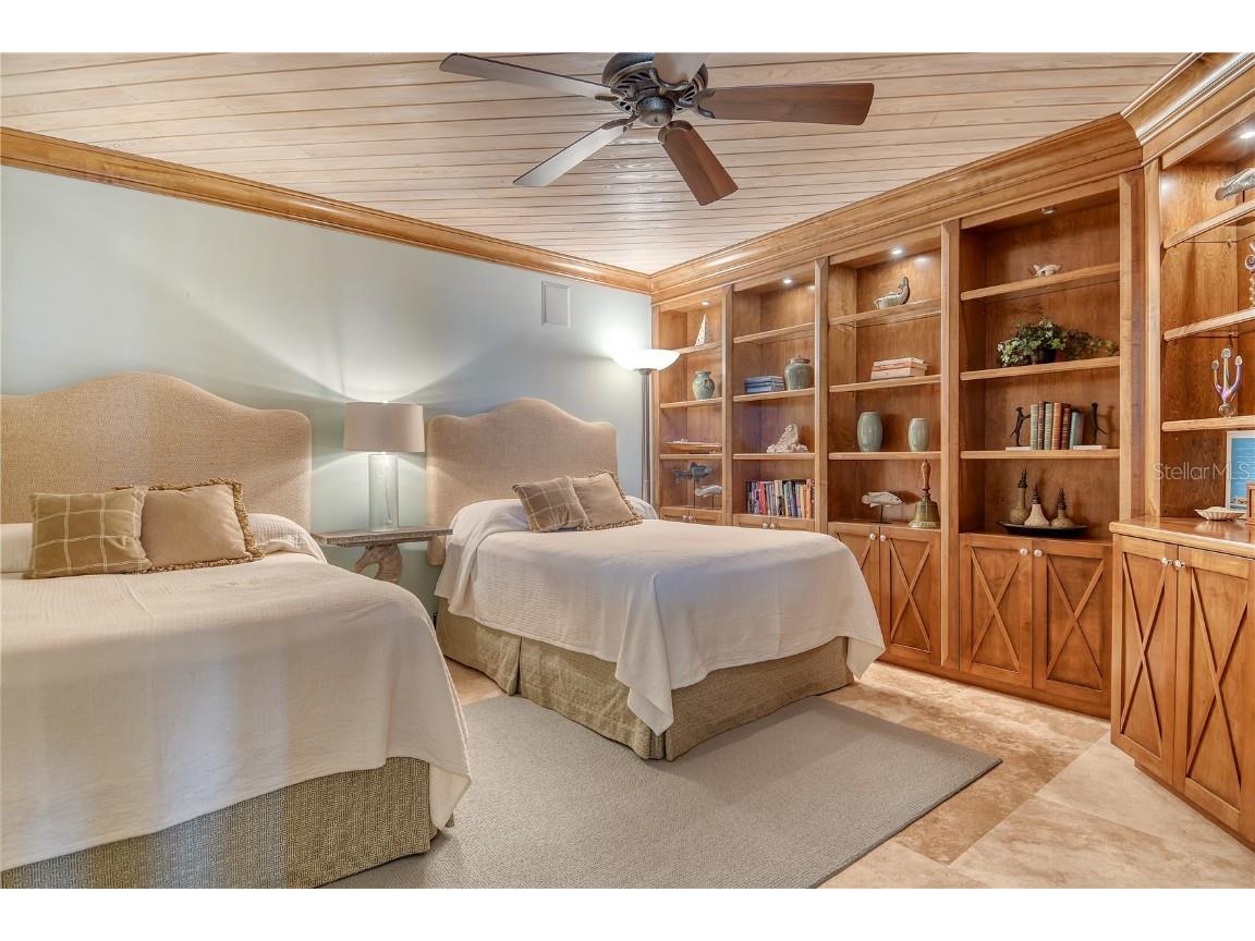 1300 Benjamin Franklin Drive #709 Sarasota FL 34236 - GULF OF AMERICA A4665895 image33