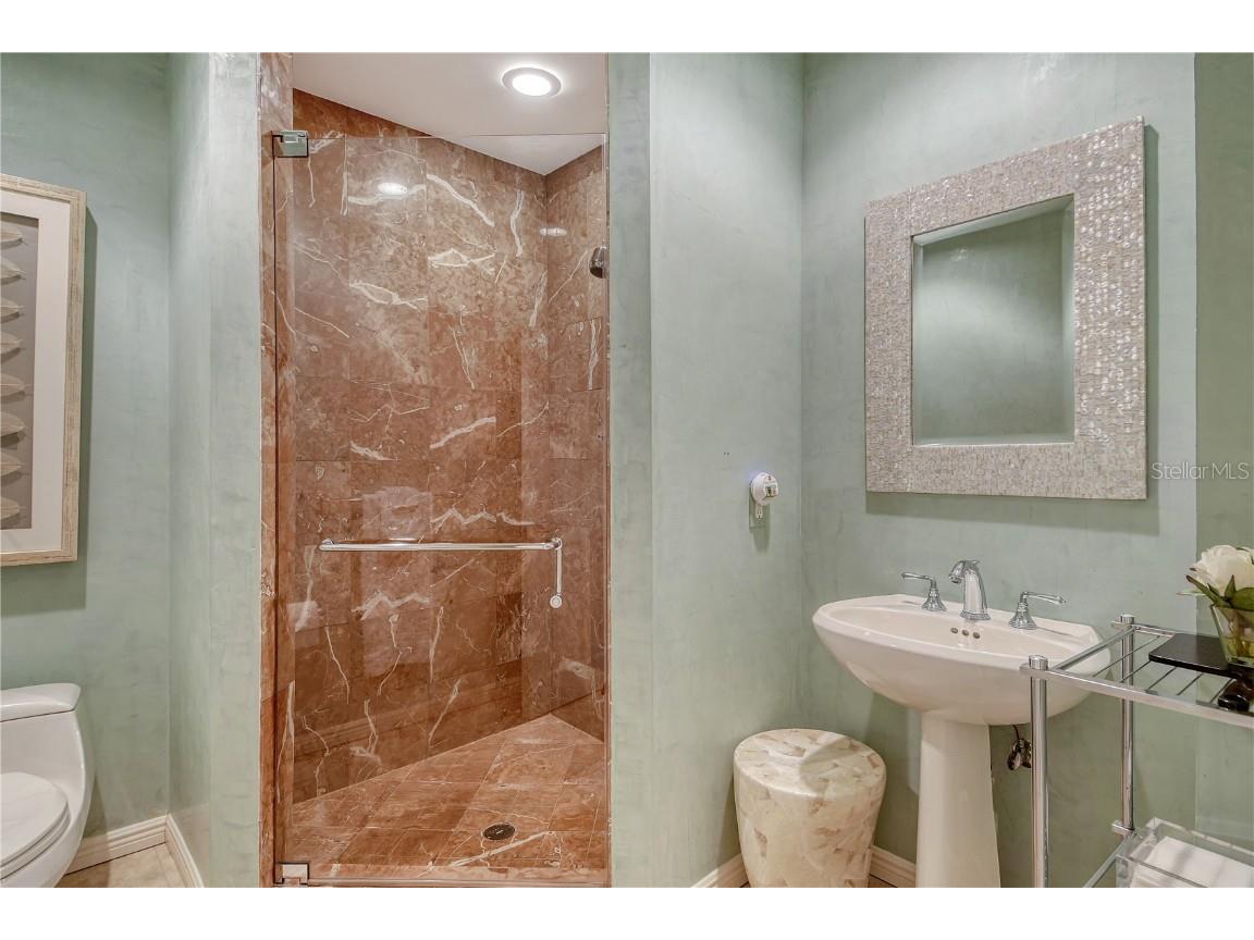 1300 Benjamin Franklin Drive #709 Sarasota FL 34236 - GULF OF AMERICA A4665895 image35