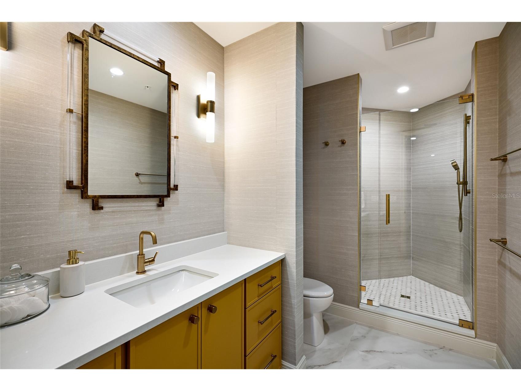 1300 Benjamin Franklin Drive #809 Sarasota FL 34236 - GULF OF MEXICO SARASOTA BAY A4679860 image32