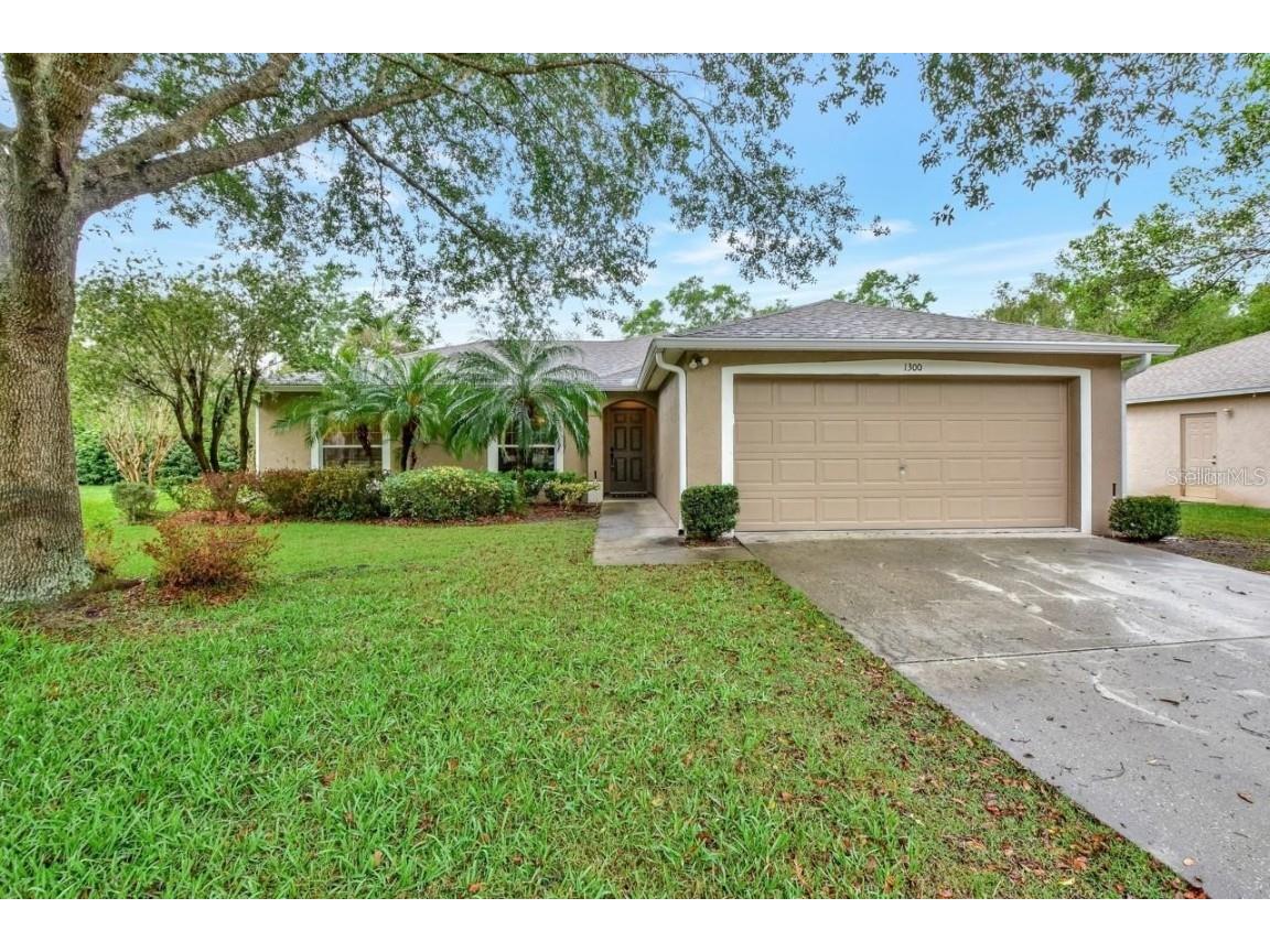 1300 Benton Lake Drive E Deland FL 32724 V4945755 image1