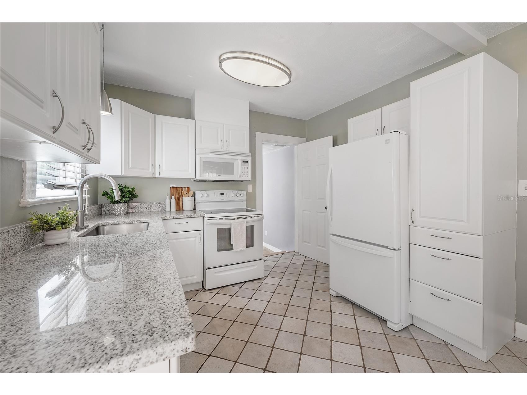 1300 E Henry Avenue Tampa FL 33604 TB8473037 image17