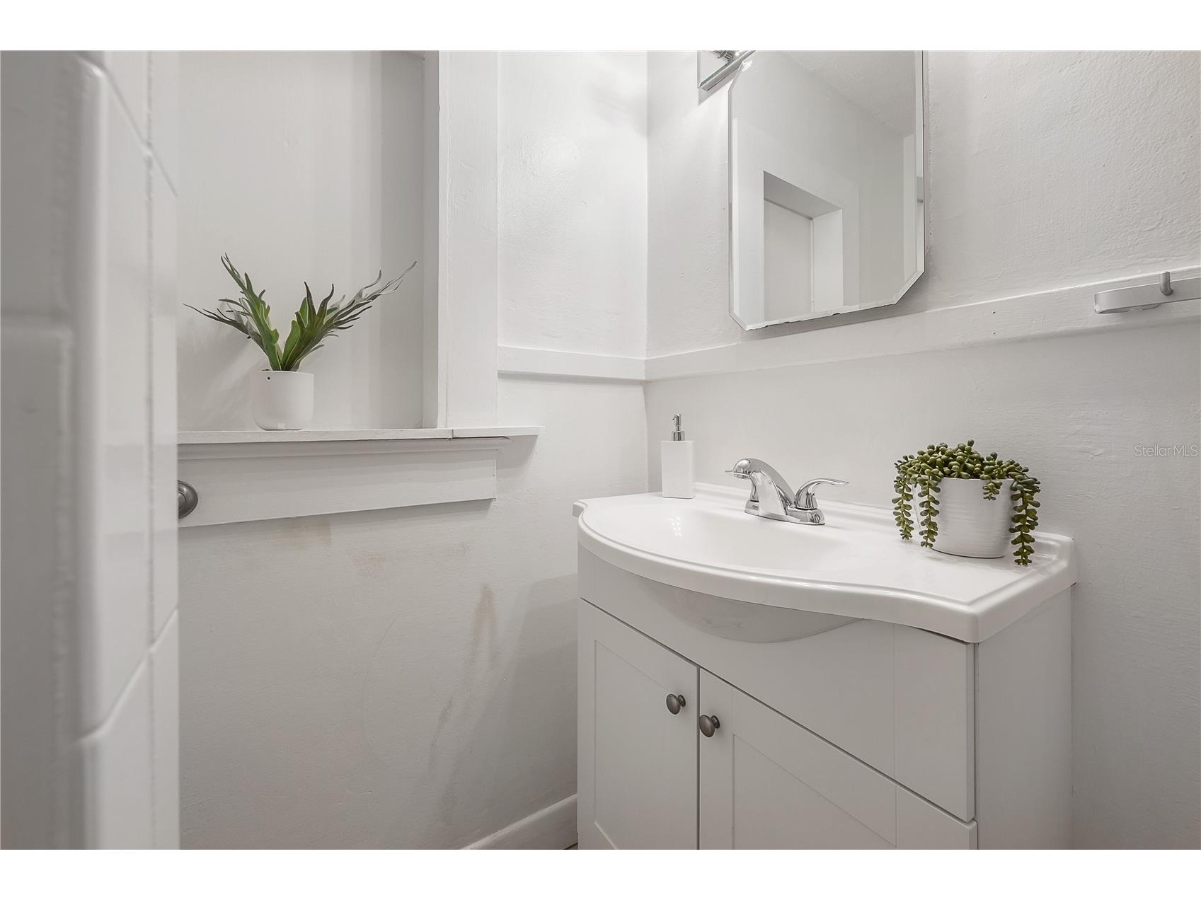 1300 E Henry Avenue Tampa FL 33604 TB8473037 image20