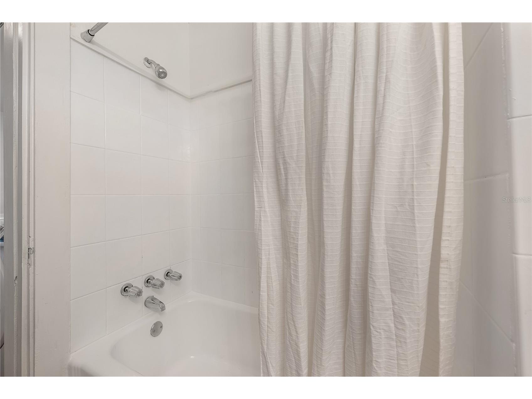 1300 E Henry Avenue Tampa FL 33604 TB8473037 image21