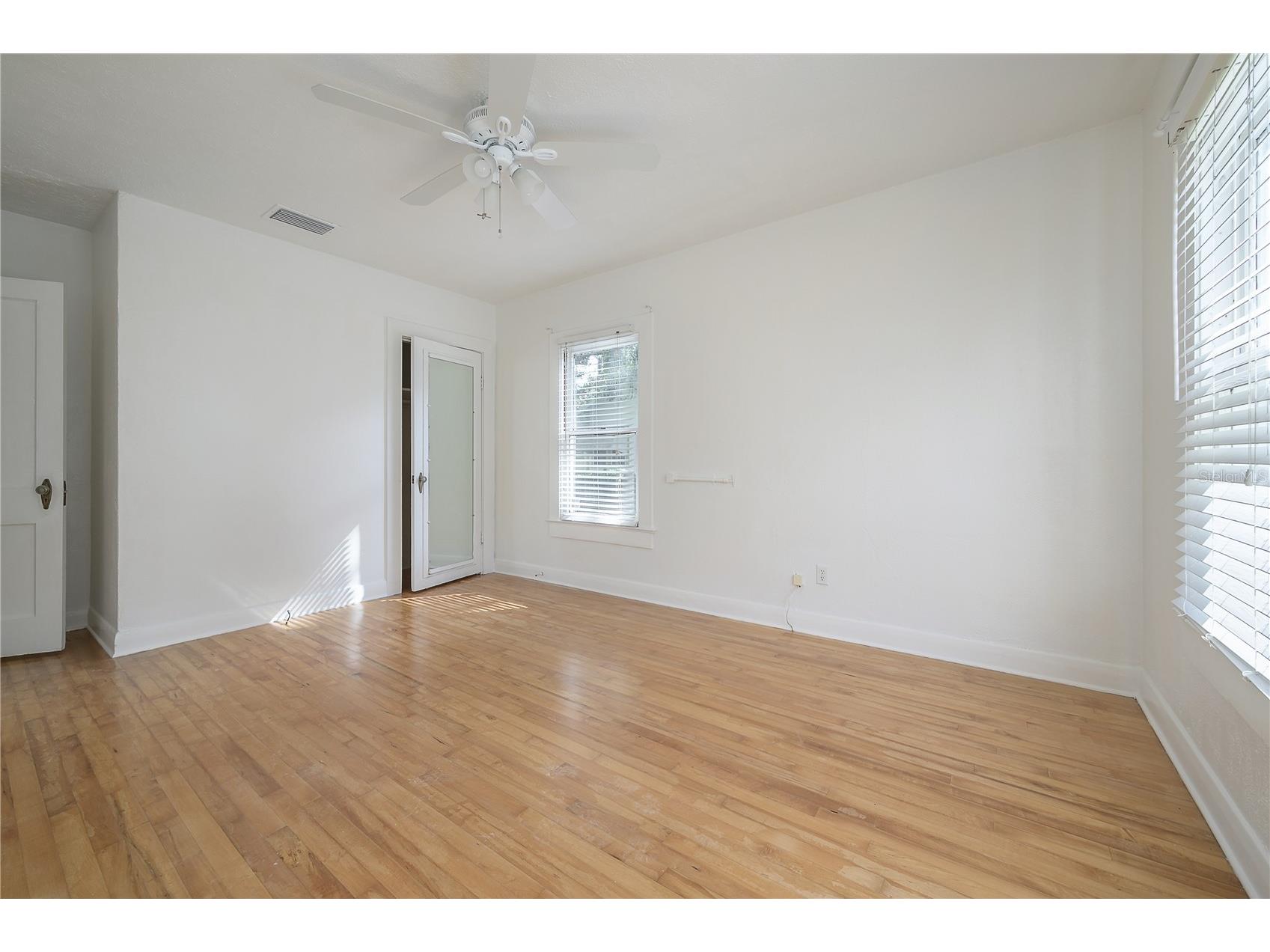 1300 E Henry Avenue Tampa FL 33604 TB8473037 image22