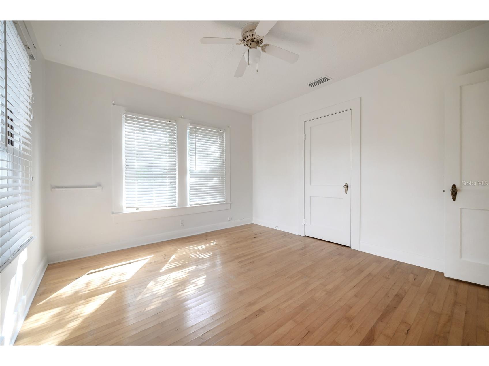 1300 E Henry Avenue Tampa FL 33604 TB8473037 image26