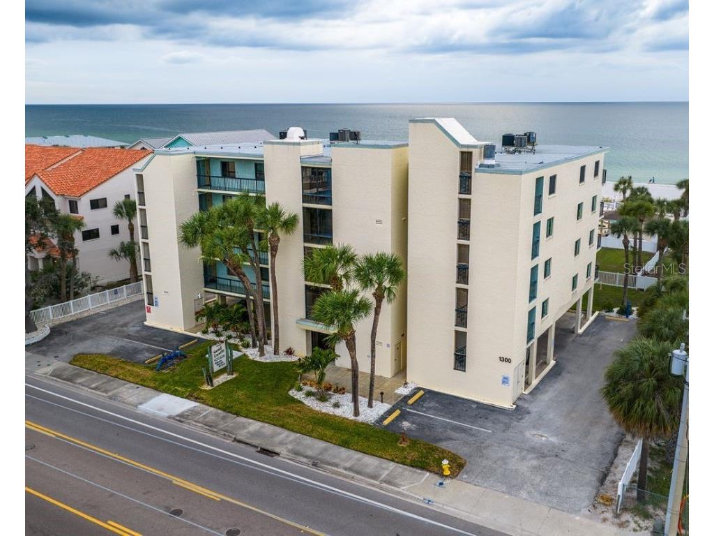 1300 Gulf Boulevard #202 Indian Rocks Beach FL 33785 - GULF TB8442690 image1