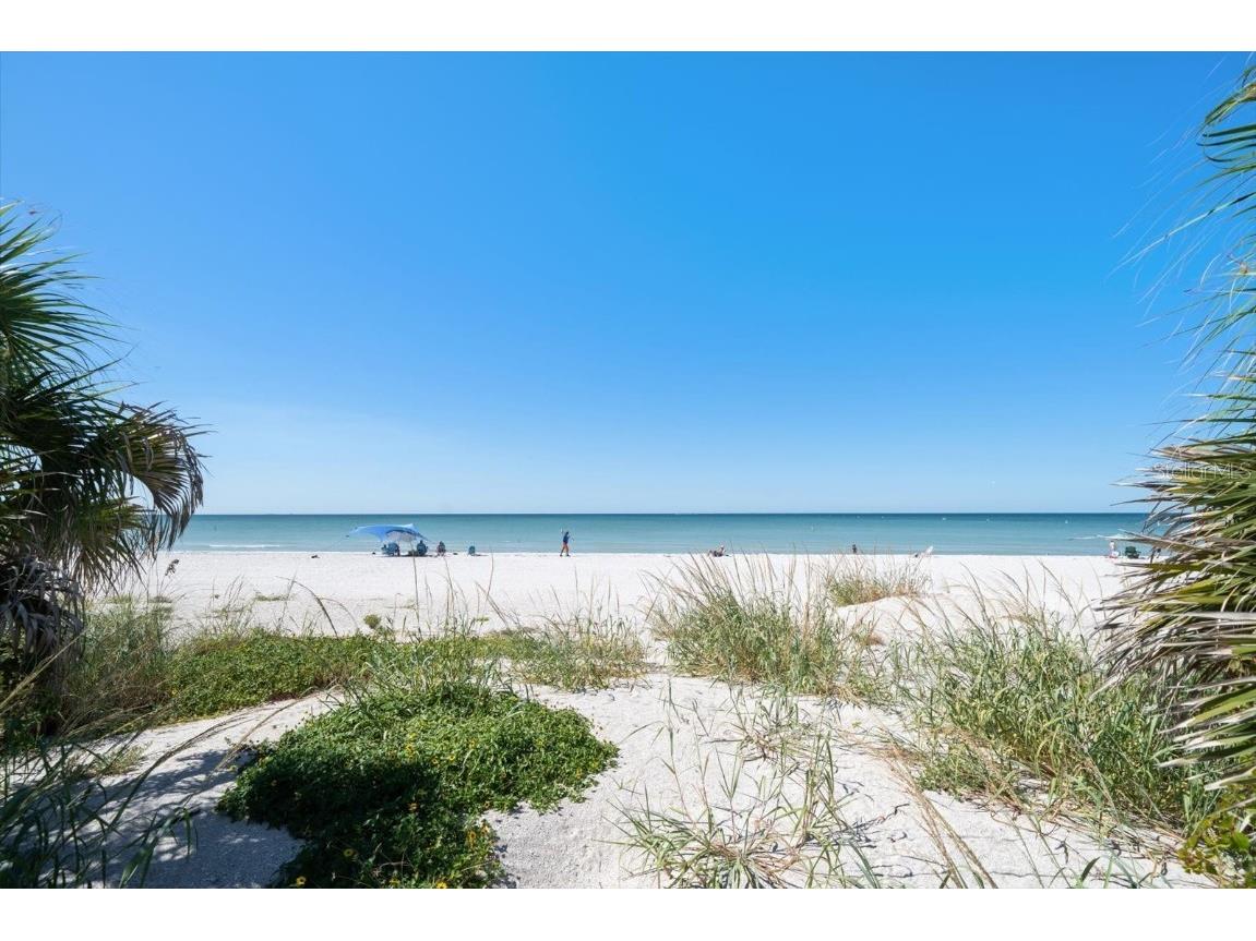 1300 Gulf Boulevard #202 Indian Rocks Beach FL 33785 - GULF TB8442690 image2