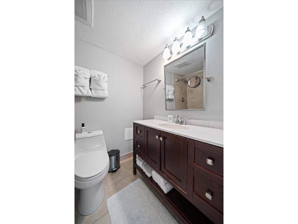 1300 Gulf Boulevard #202 Indian Rocks Beach FL 33785 - GULF TB8442690 image24