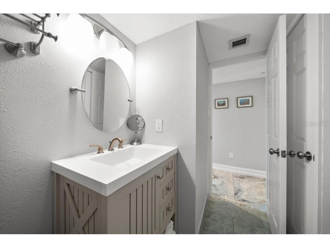 1300 Gulf Boulevard #202 Indian Rocks Beach FL 33785 - GULF TB8442690 image34