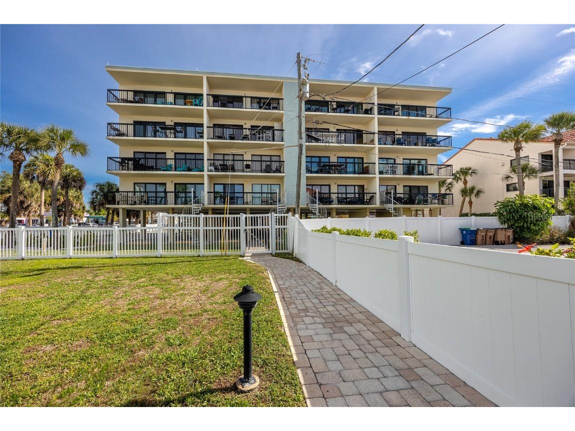 1300 Gulf Boulevard #301 Indian Rocks Beach FL 33785 - GULF OF MEXICO TB8457802 image30