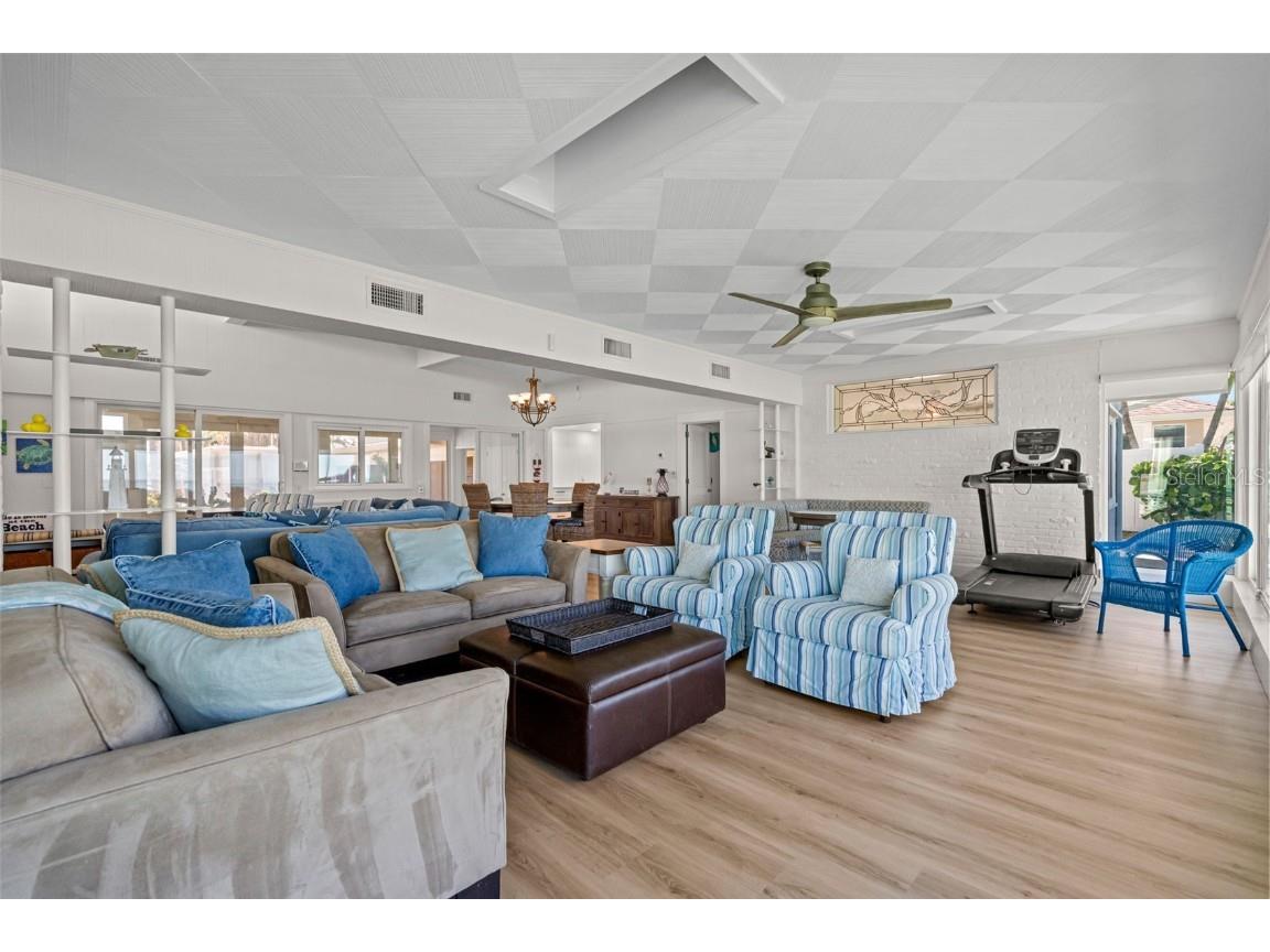 1300 Gulf Boulevard Belleair Beach FL 33786 - GULF OF MEXICO TB8441750 image18