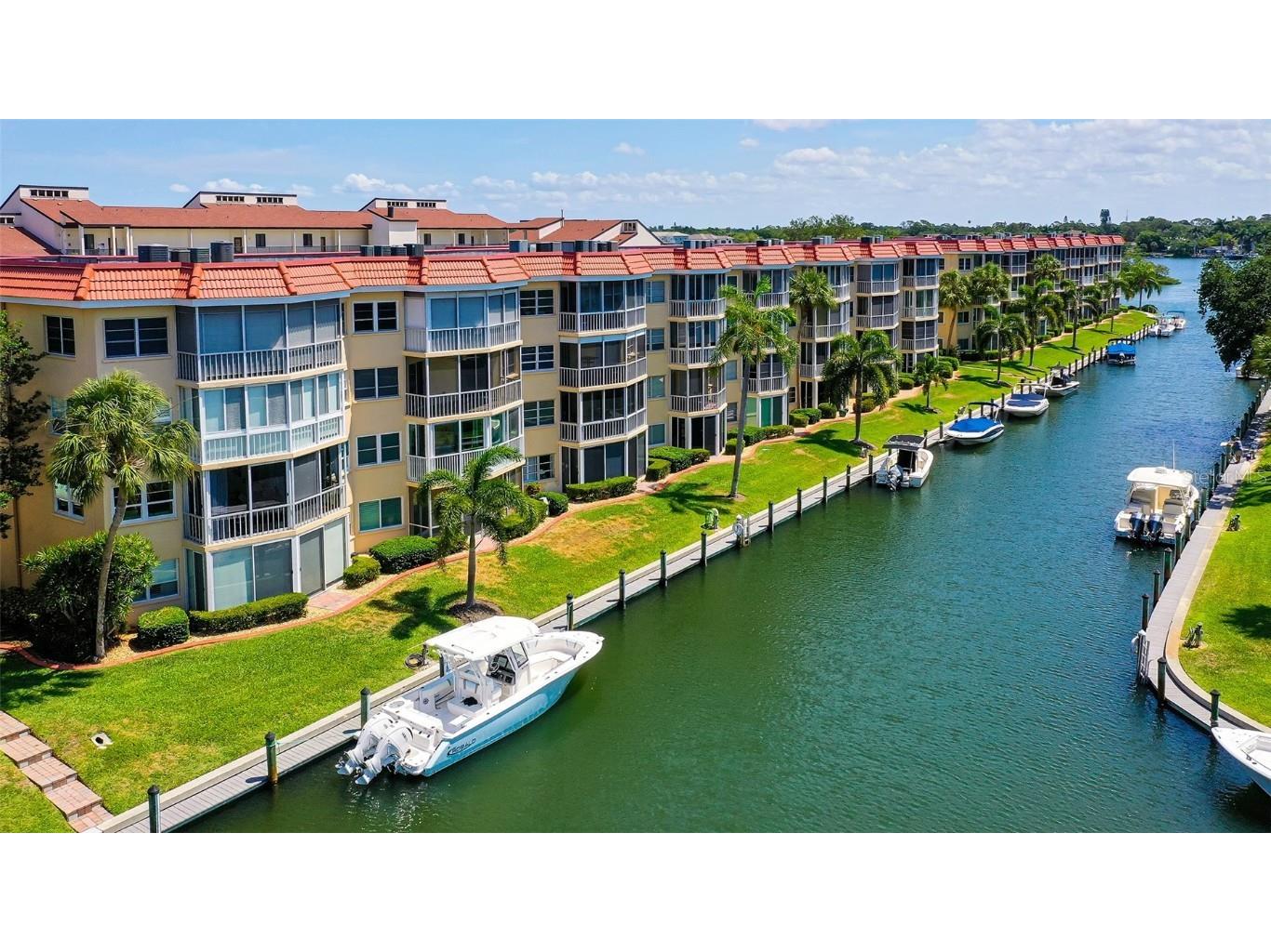 1300 N Portofino Drive #103 Sarasota FL 34242 A4655599 image1