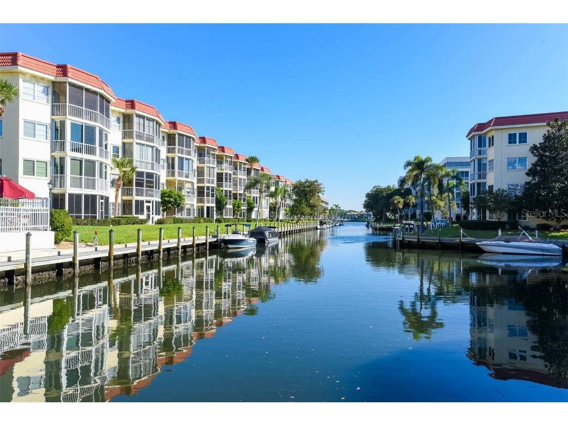 1300 N Portofino Drive #205 Sarasota FL 34242 A4611534 image1