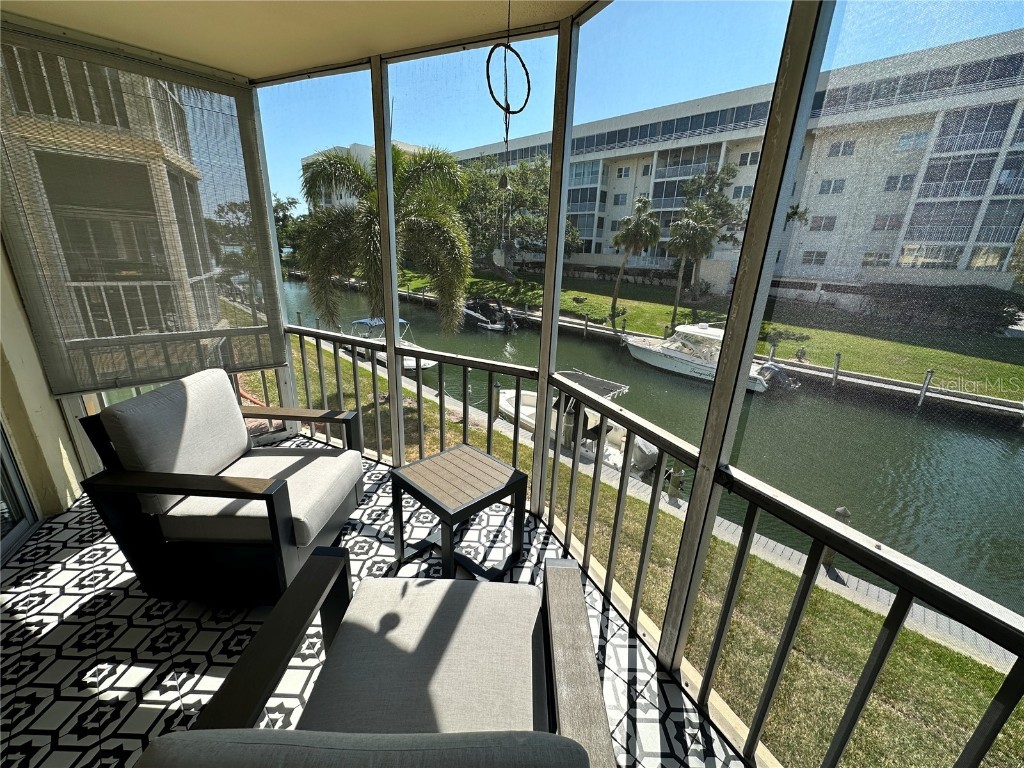 1300 N Portofino Drive #205 Sarasota FL 34242 A4648832 image16
