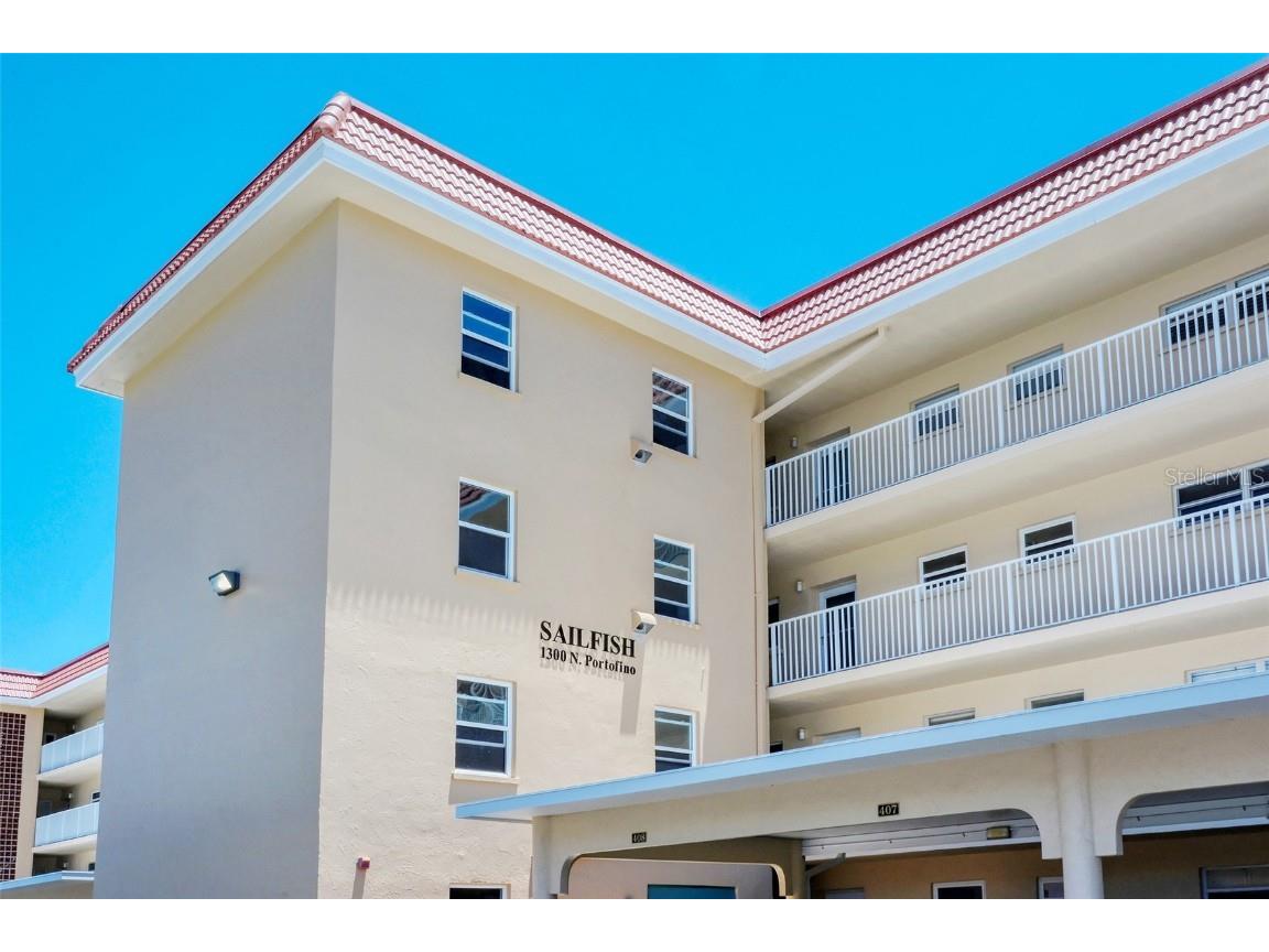 1300 N Portofino Drive #305 Sarasota FL 34242 A4612168 image1