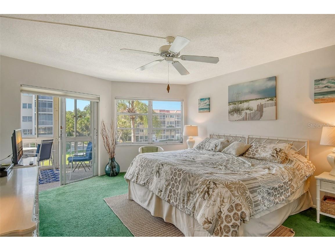 1300 N Portofino Drive #305 Sarasota FL 34242 A4612168 image23