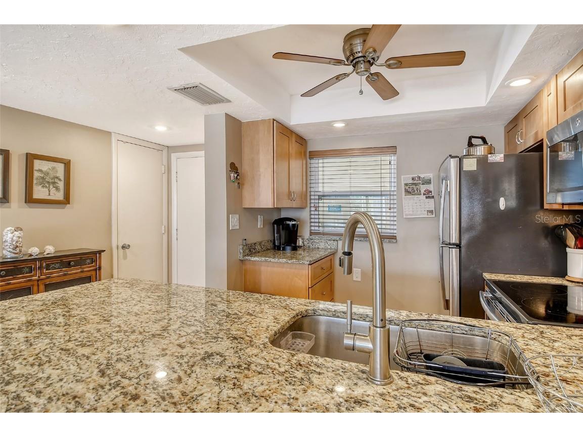 1300 N Portofino Drive #305 Sarasota FL 34242 A4612168 image3