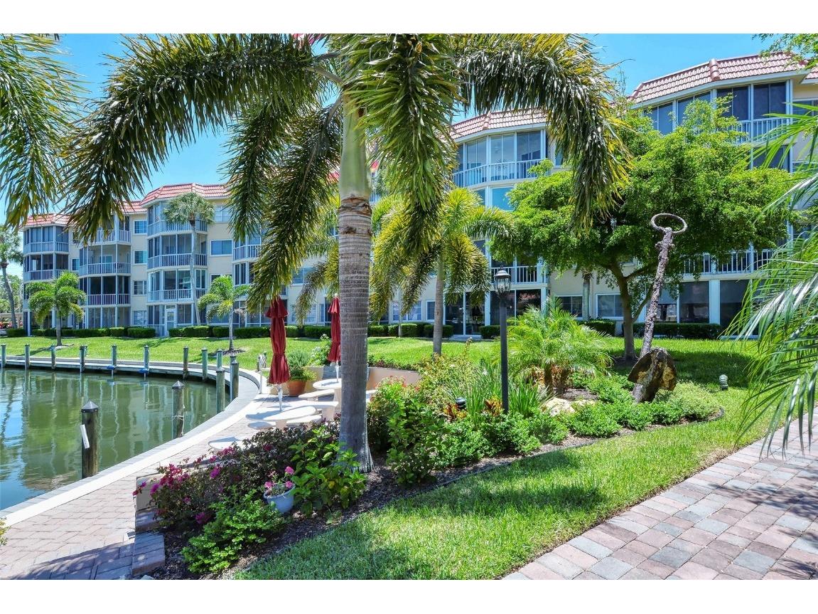 1300 N Portofino Drive #305 Sarasota FL 34242 A4612168 image57