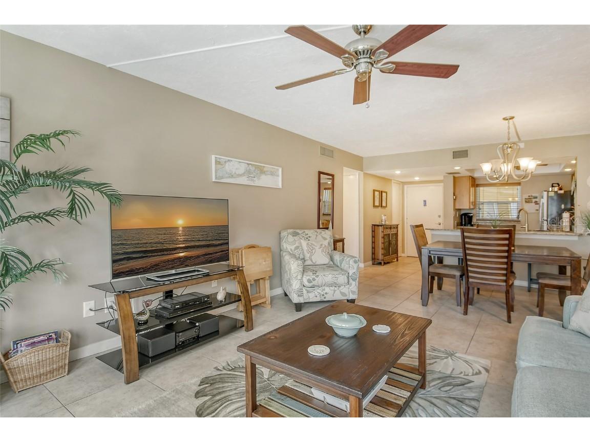 1300 N Portofino Drive #305 Sarasota FL 34242 A4612168 image7