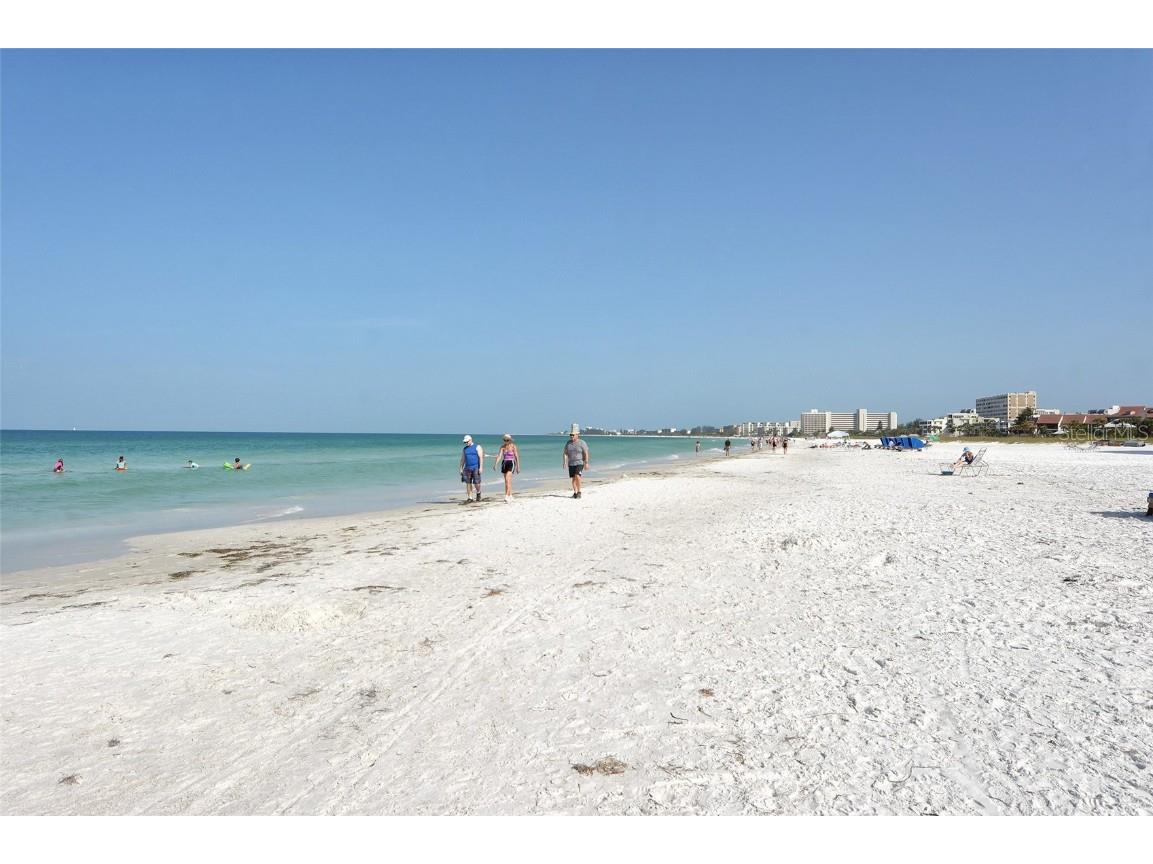 1300 N Portofino Drive #305 Sarasota FL 34242 A4612168 image74