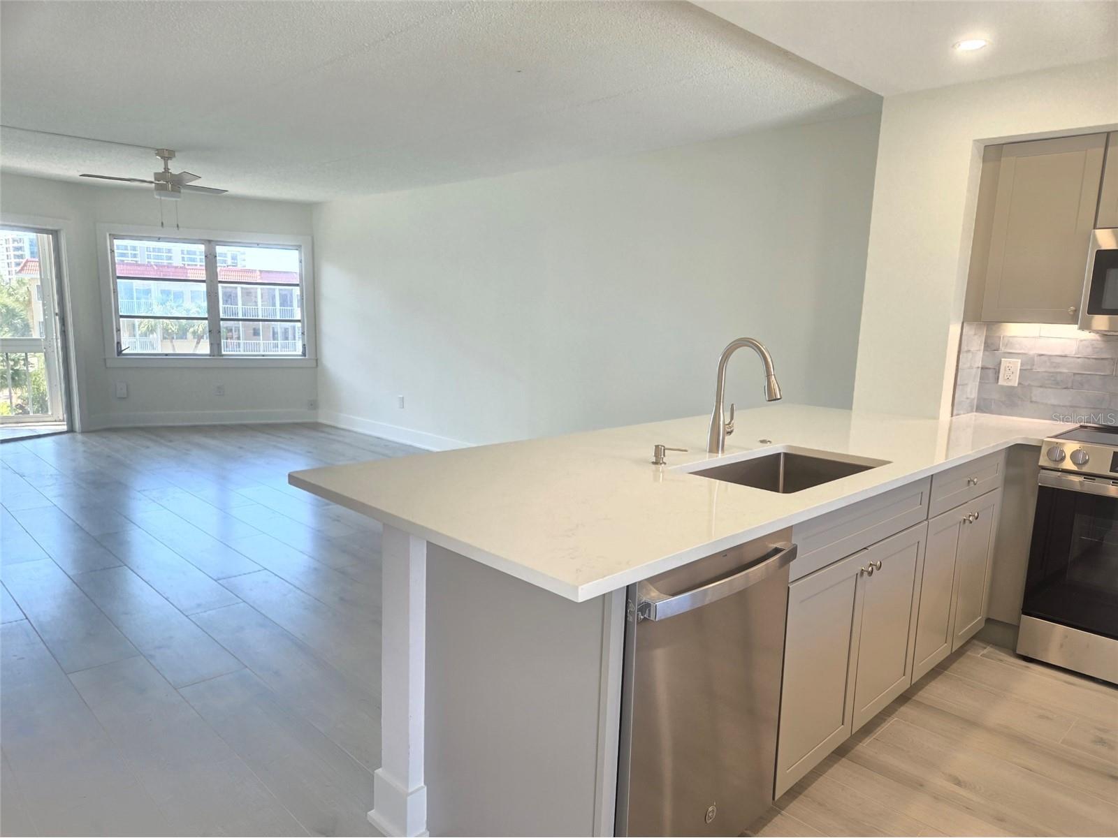 1300 N Portofino Drive #406 Sarasota FL 34242 A4692022 image10