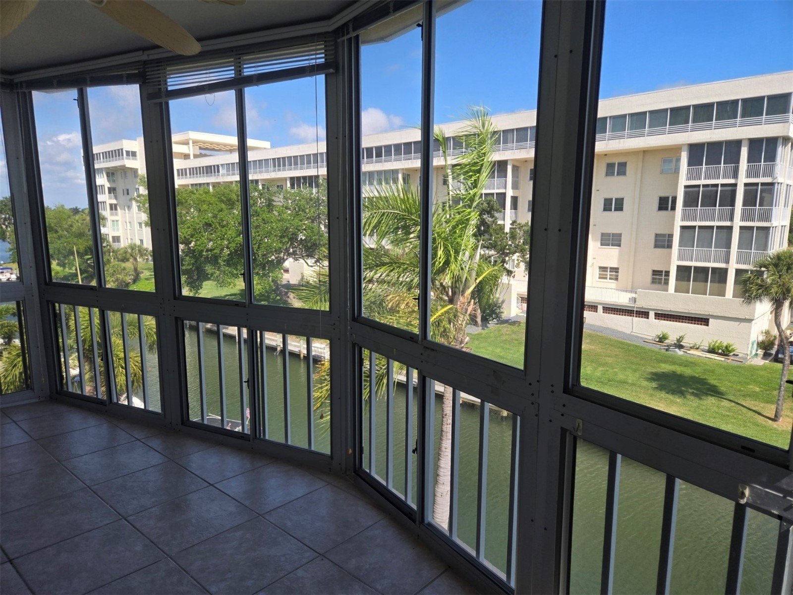 1300 N Portofino Drive #406 Sarasota FL 34242 A4692022 image26