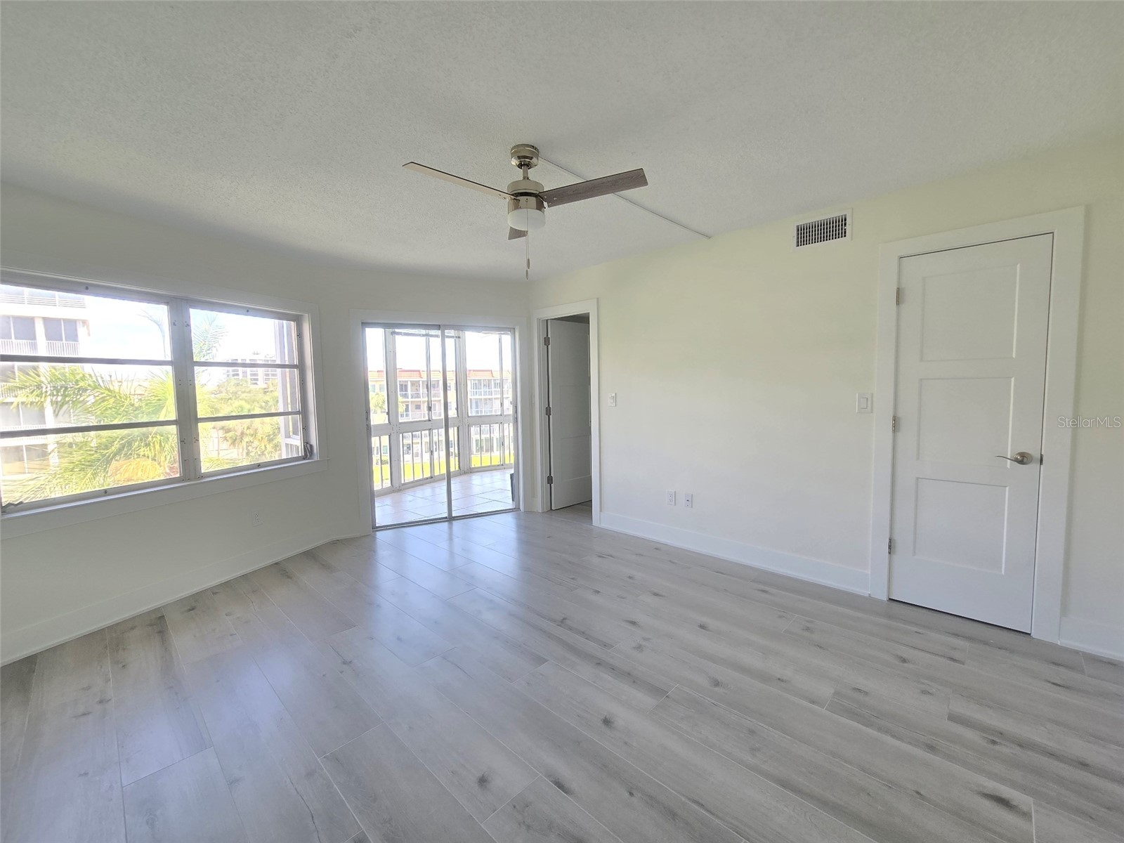 1300 N Portofino Drive #406 Sarasota FL 34242 A4692022 image42