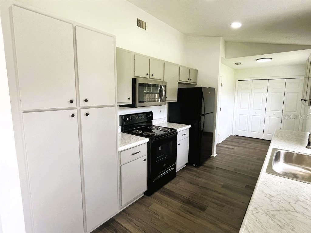 1300 NW 67th Place Ocala FL 34475 OM710095 image5