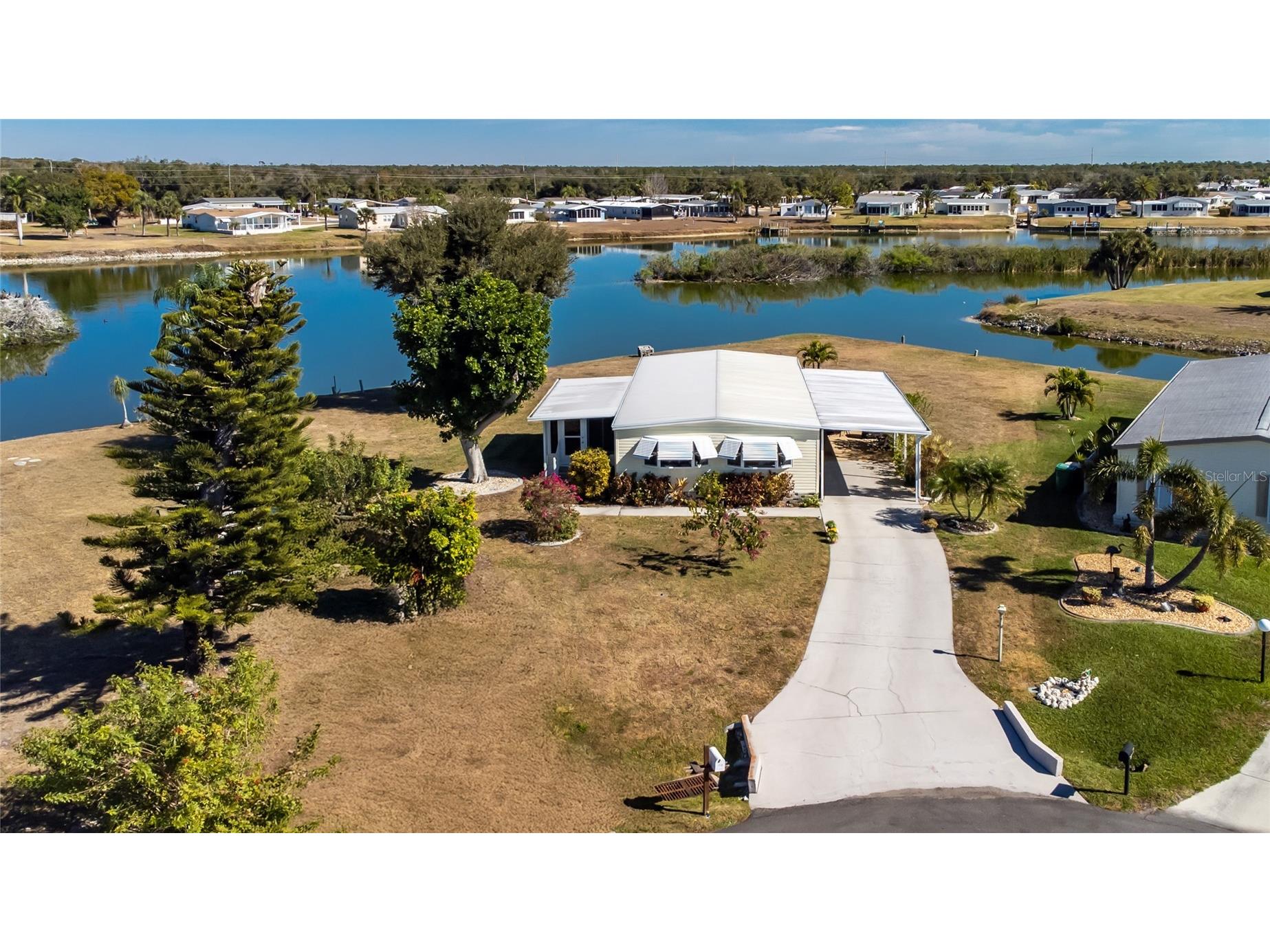 1300 Sanderling Drive Englewood FL 34224 D6145984 image1