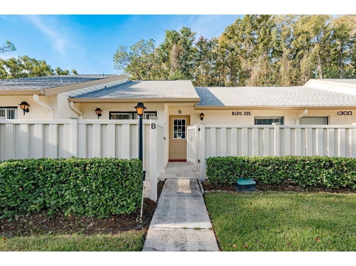 1300 Shady Pine Way #B Tarpon Springs FL 34688 TB8446741 image1