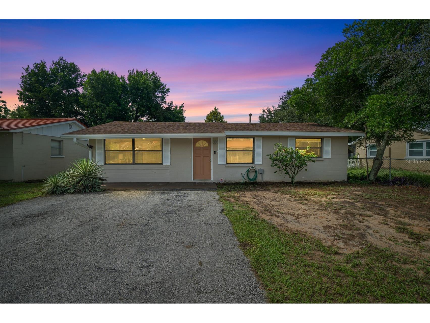 1300 Sherman Avenue Tavares FL 32778 OM726338 image1