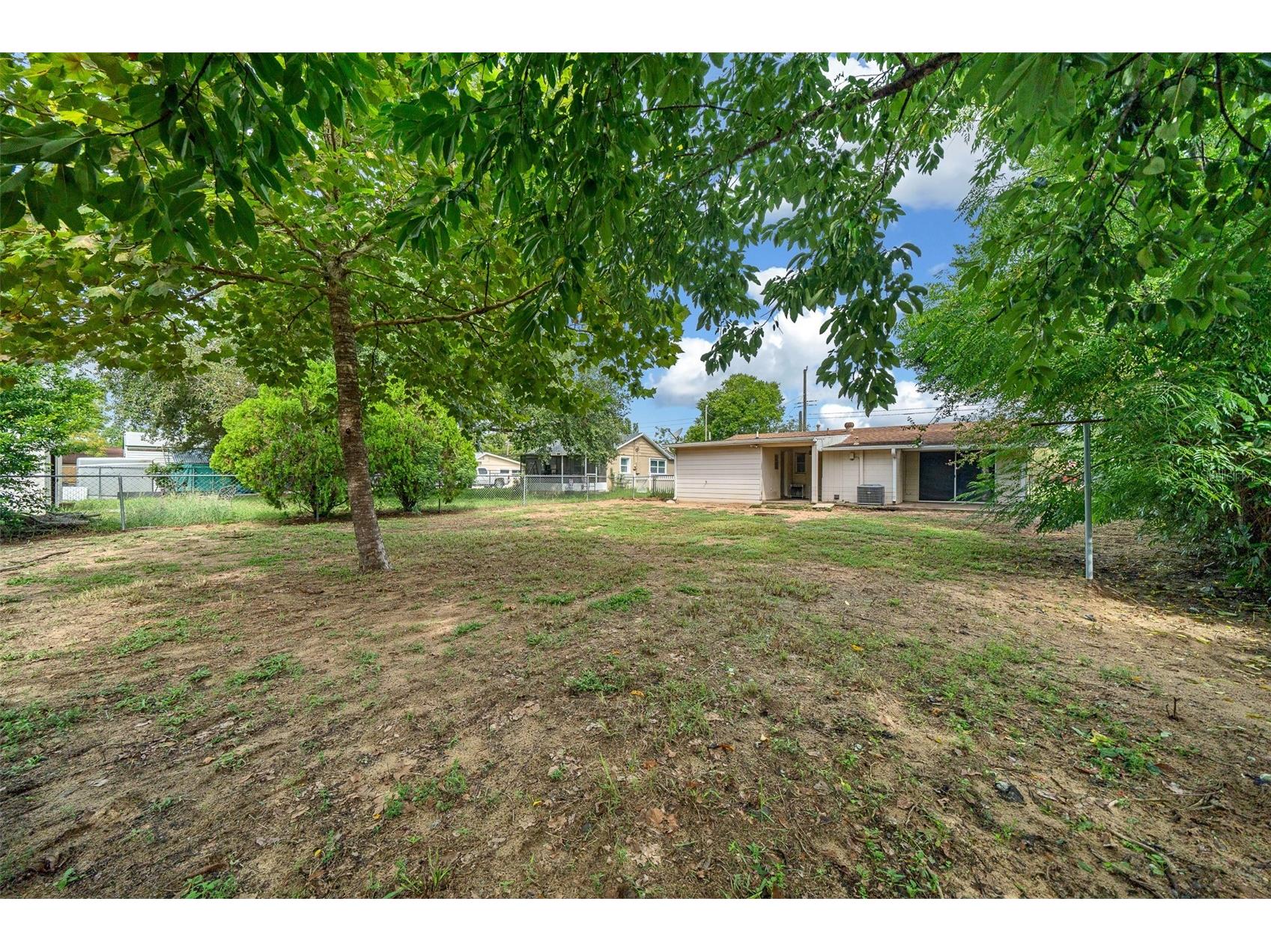 1300 Sherman Avenue Tavares FL 32778 OM726338 image25