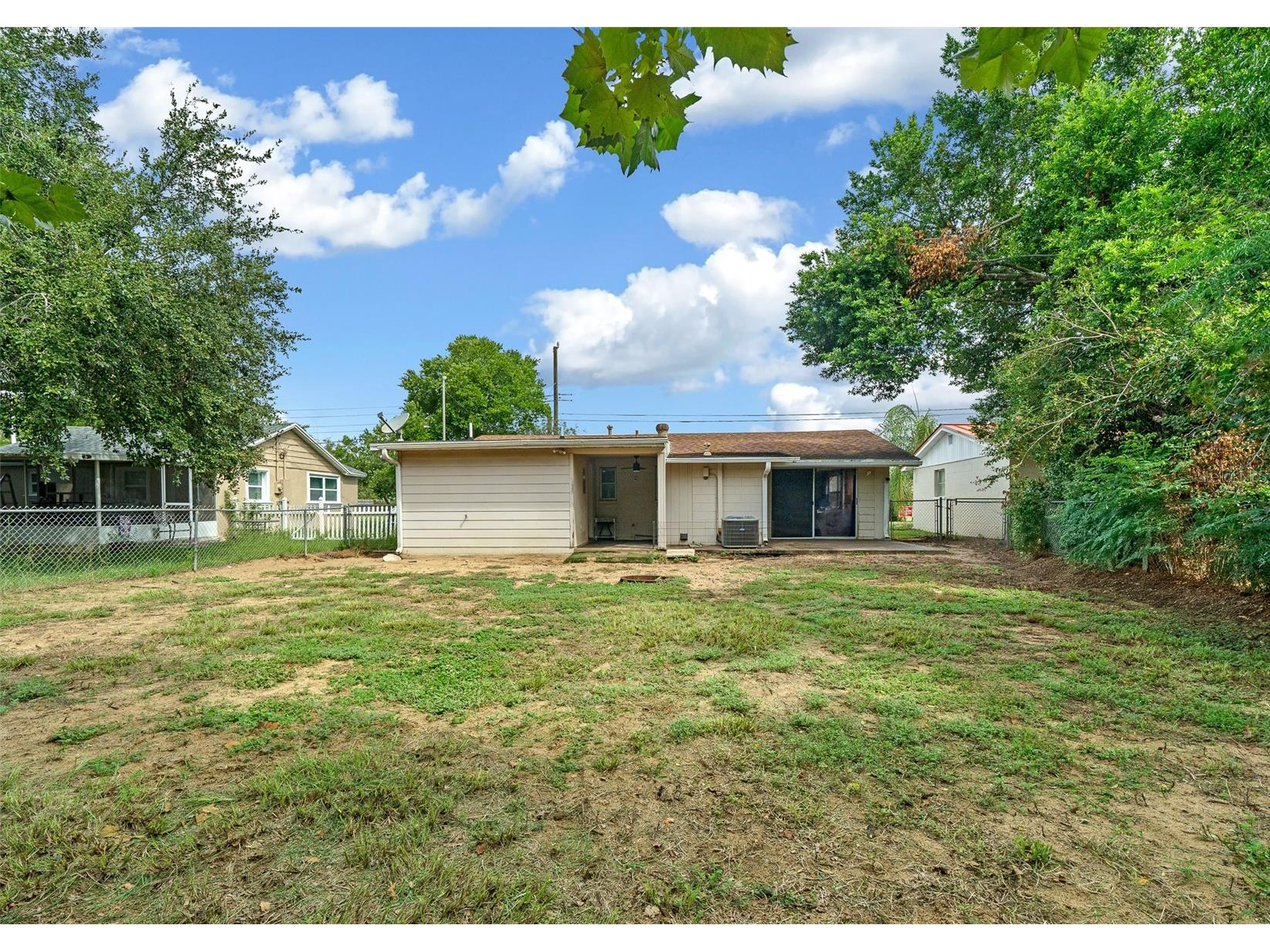 1300 Sherman Avenue Tavares FL 32778 OM726338 image26