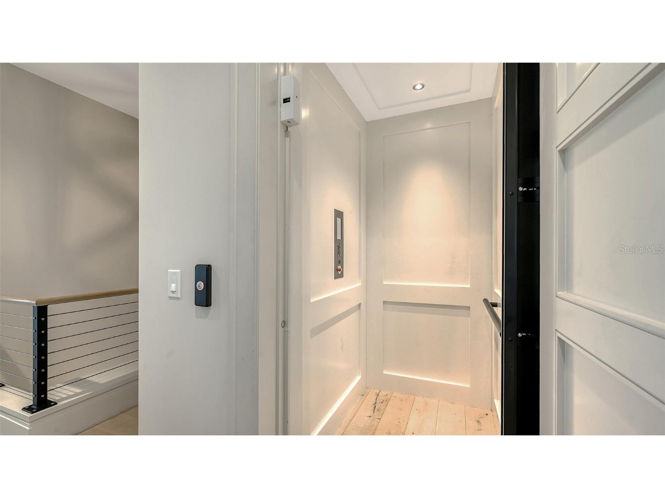 1300 Tangier Way Sarasota FL 34239 - SARASOTA BAY A4641071 image28