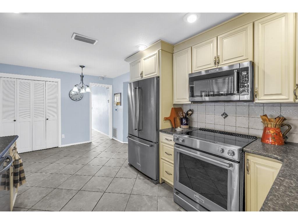 13000 90th Avenue Seminole FL 33776 TB8390476 image11