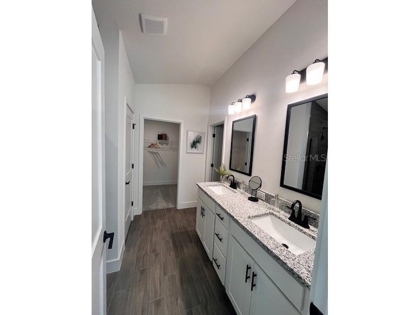 13000 Kent Bradley Street Dade City FL 33525 TB8486892 image10