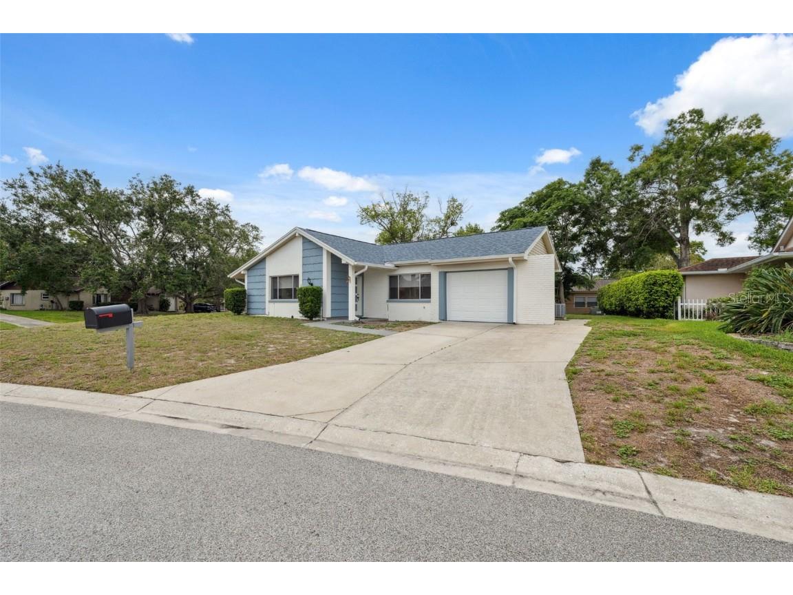 13001 Sawmill Way Hudson FL 34667 W7876222 image1
