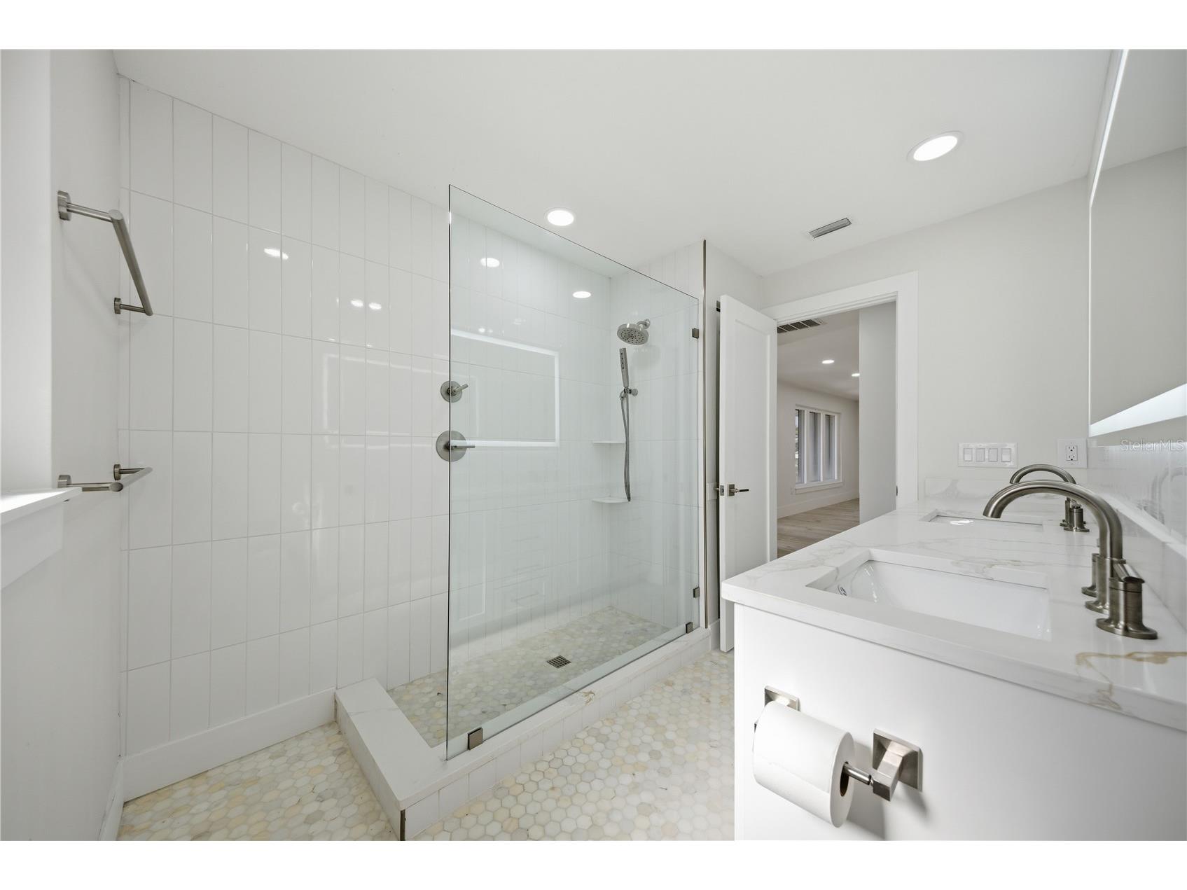 1301 62nd Terrace S Saint Petersburg FL 33705 TB8498514 image13