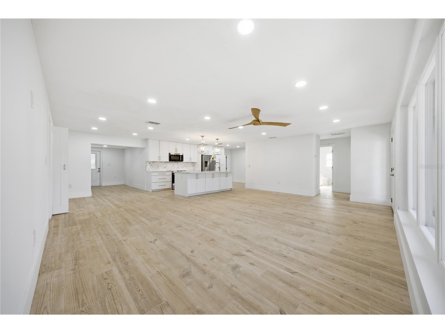 1301 62nd Terrace S Saint Petersburg FL 33705 TB8498514 image4