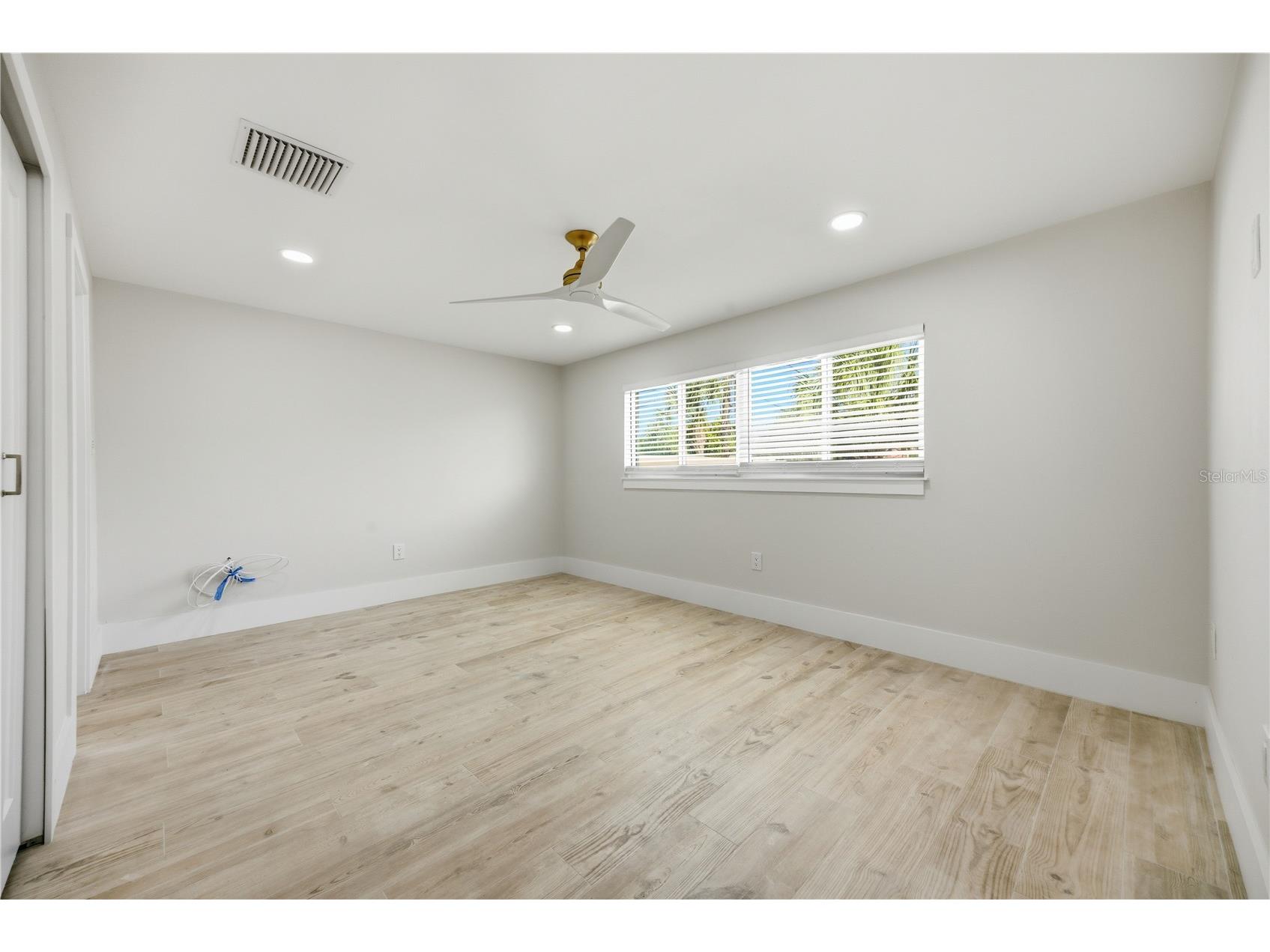 1301 62nd Terrace S Saint Petersburg FL 33705 TB8498514 image6