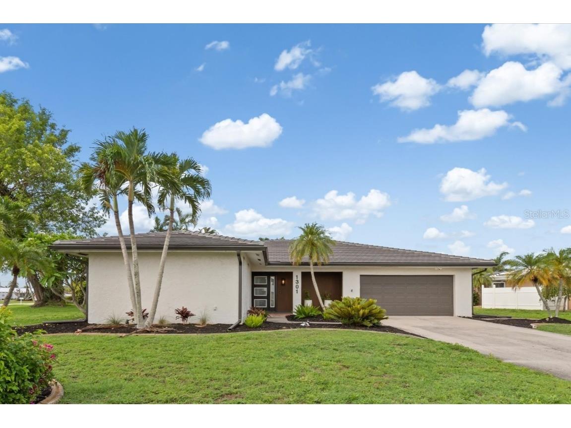 1301 Appian Drive Punta Gorda FL 33950 C7505260 image1