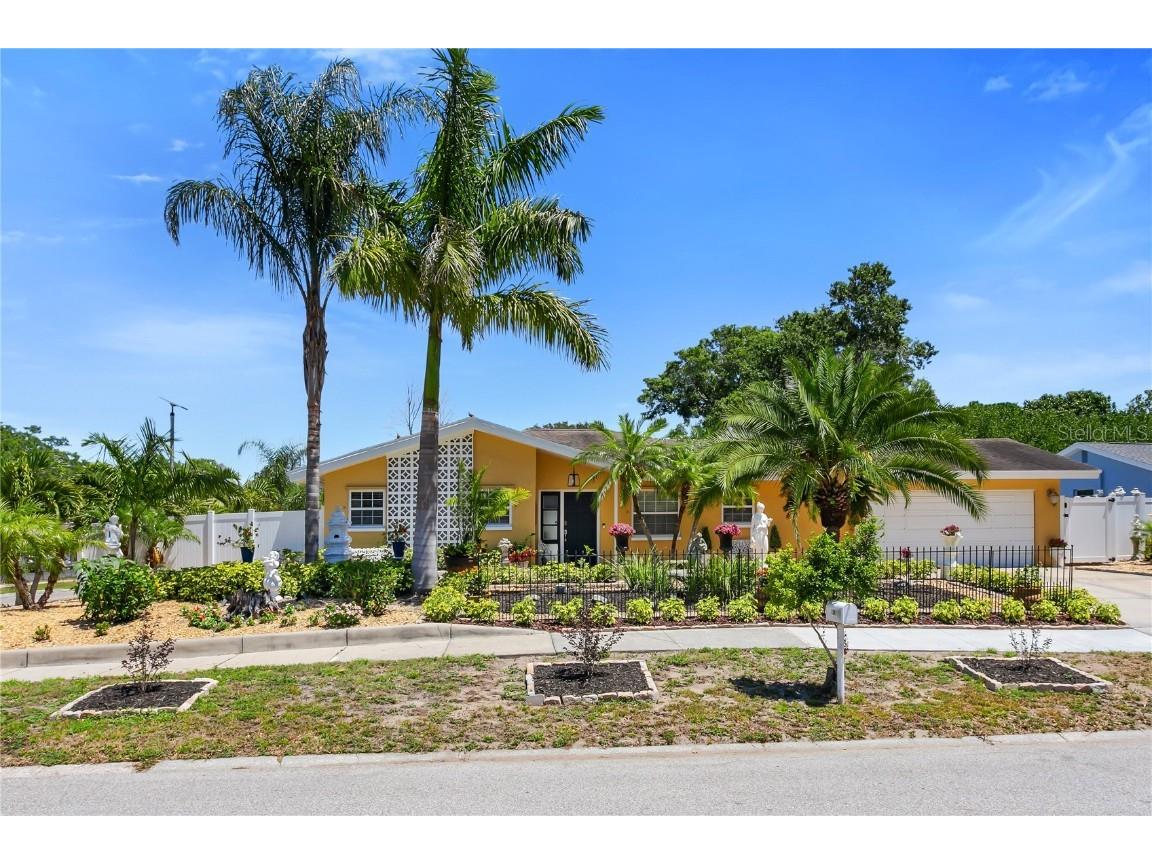 1301 Highfield Drive Clearwater FL 33764 U8197845 image1