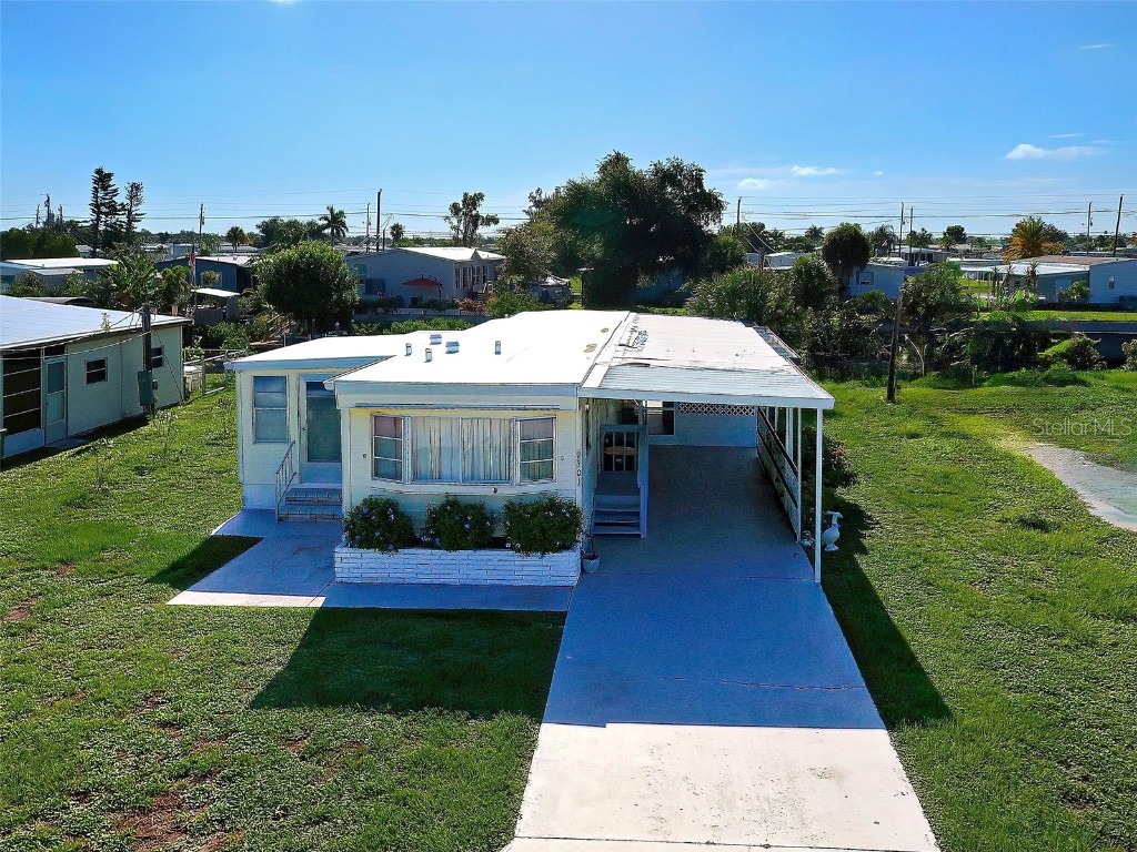 1301 Kingfisher Drive Englewood FL 34224 N6133806 image1