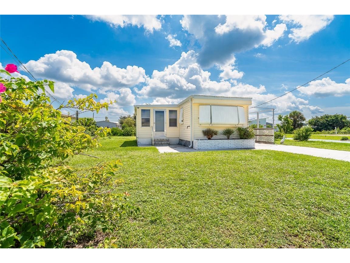 1301 Kingfisher Drive Englewood FL 34224 D6143603 image1