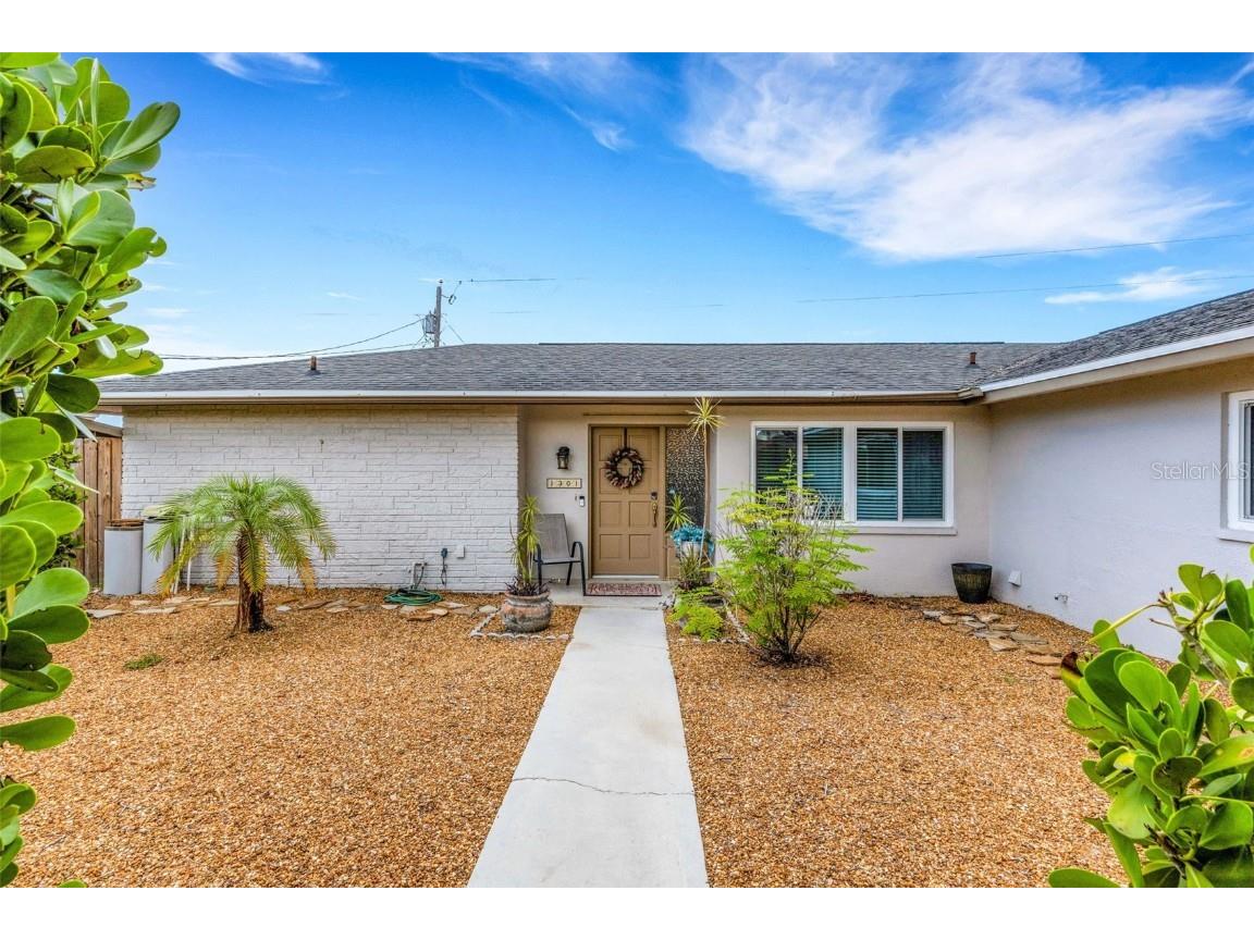 1301 Lakeside Drive Venice FL 34293 N6139843 image1