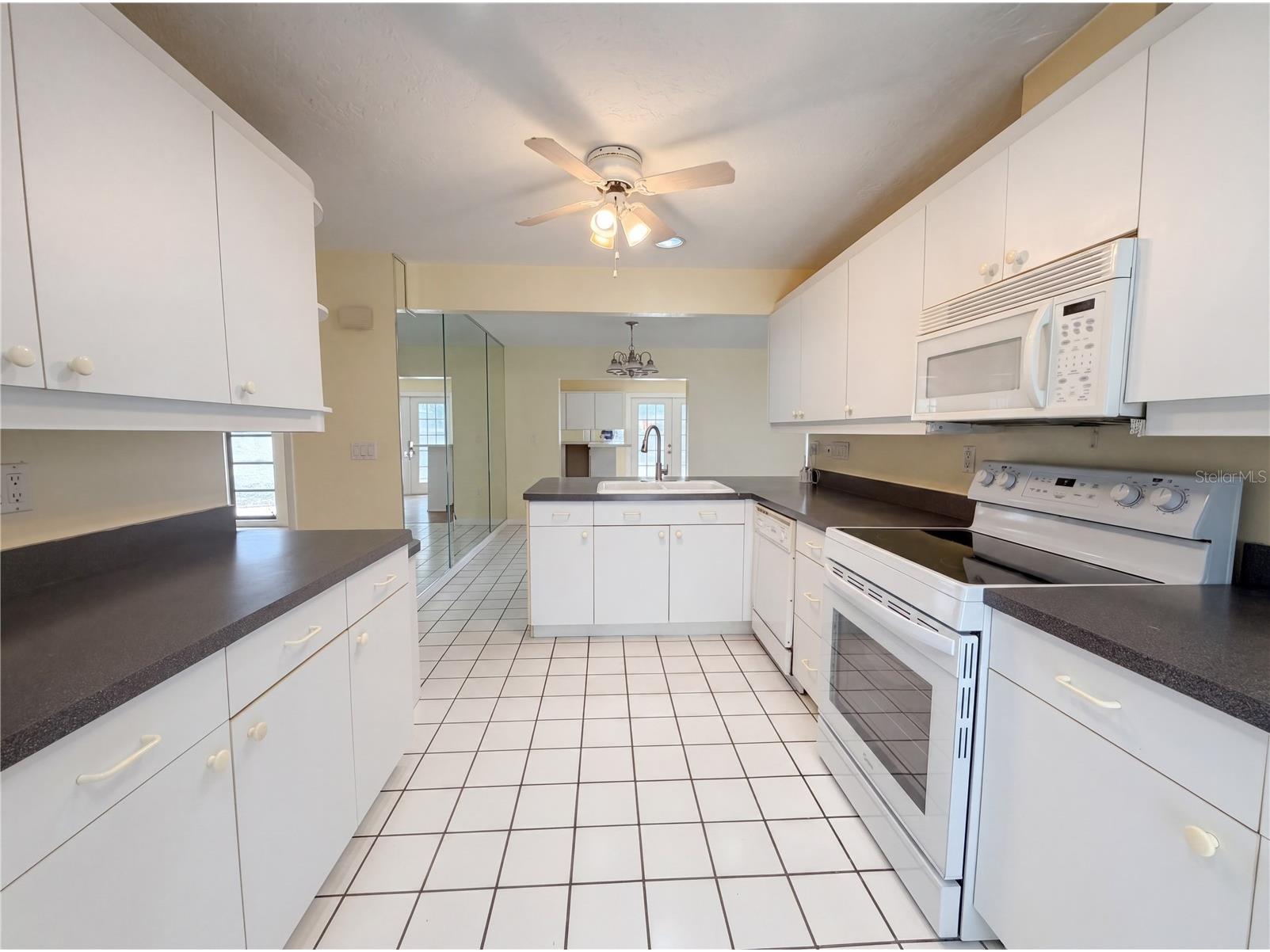 1301 Lucaya Avenue Venice FL 34285 O6407403 image37